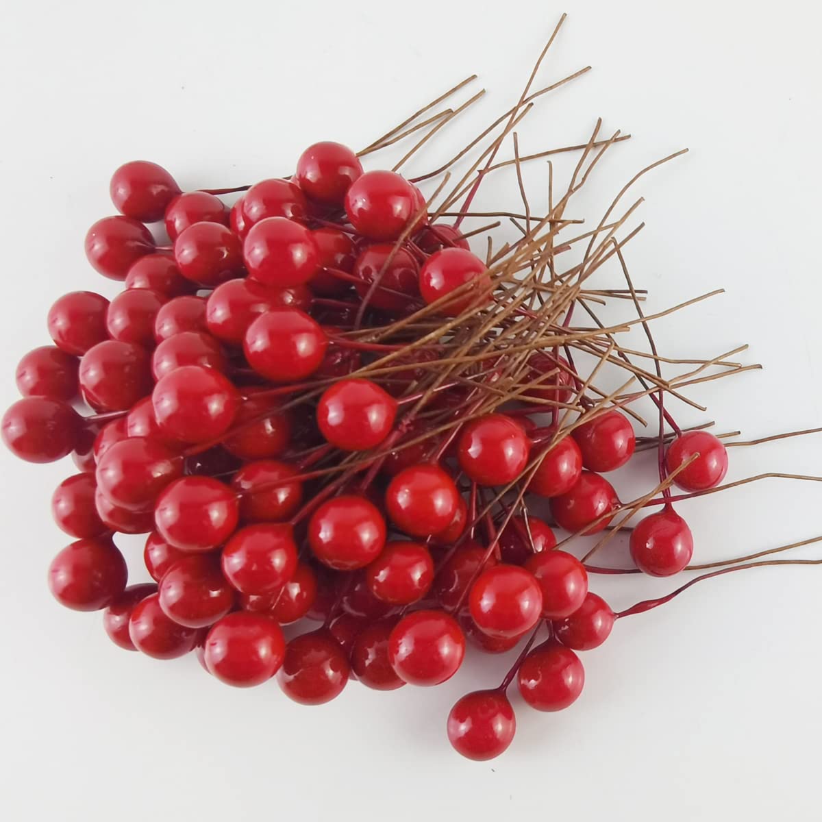 GXXMEI 300PCS Artificial Holly Berries, Mini 10 mm Fake Berries Decor on Wire for Christmas Tree Decorations Flower Wreath DIY Craft Use (Red+Gold+Silver)