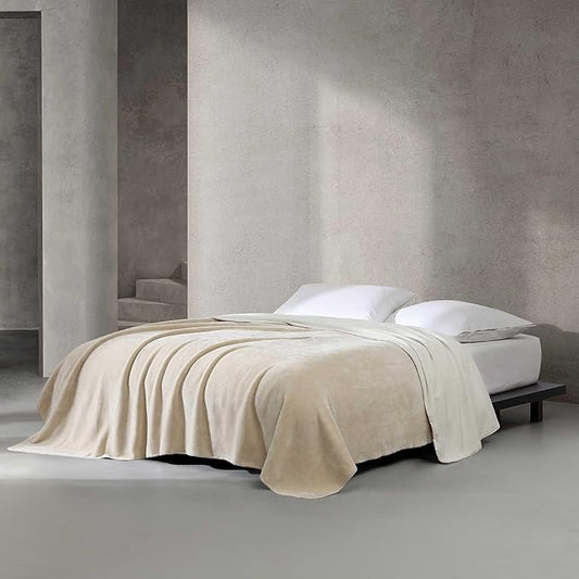 Calvin Klein - Queen Blanket, Super Soft Plush Bedding, Luxury Bed Blanket, Oeko-Tex Certified (Modern Reversible Solid Light Beige, Queen)