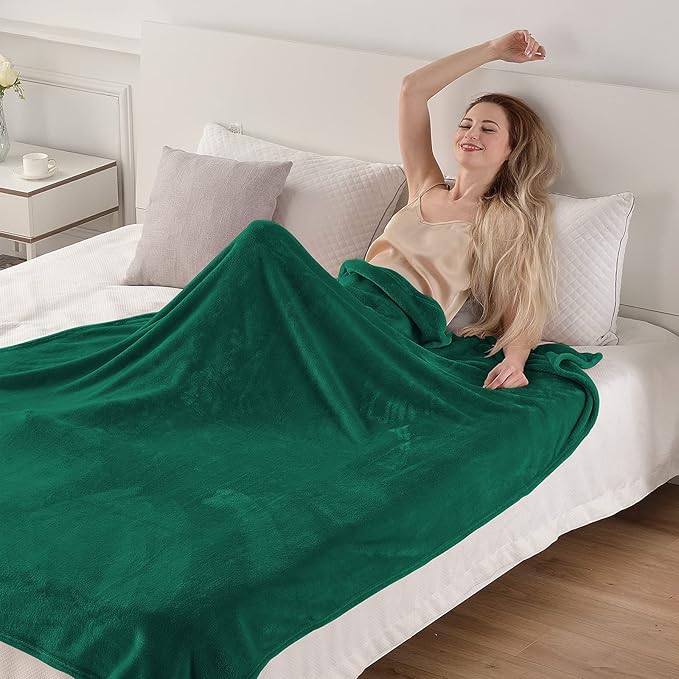 SOCHOW Flannel Fleece Blanket Throw Size, All Season Lightweight Super Soft Cozy Blanket for Bed or Couch, Green, 50x60 inches